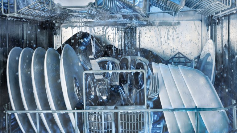 This Towel Trick Prevents Water Spots On Dishes

