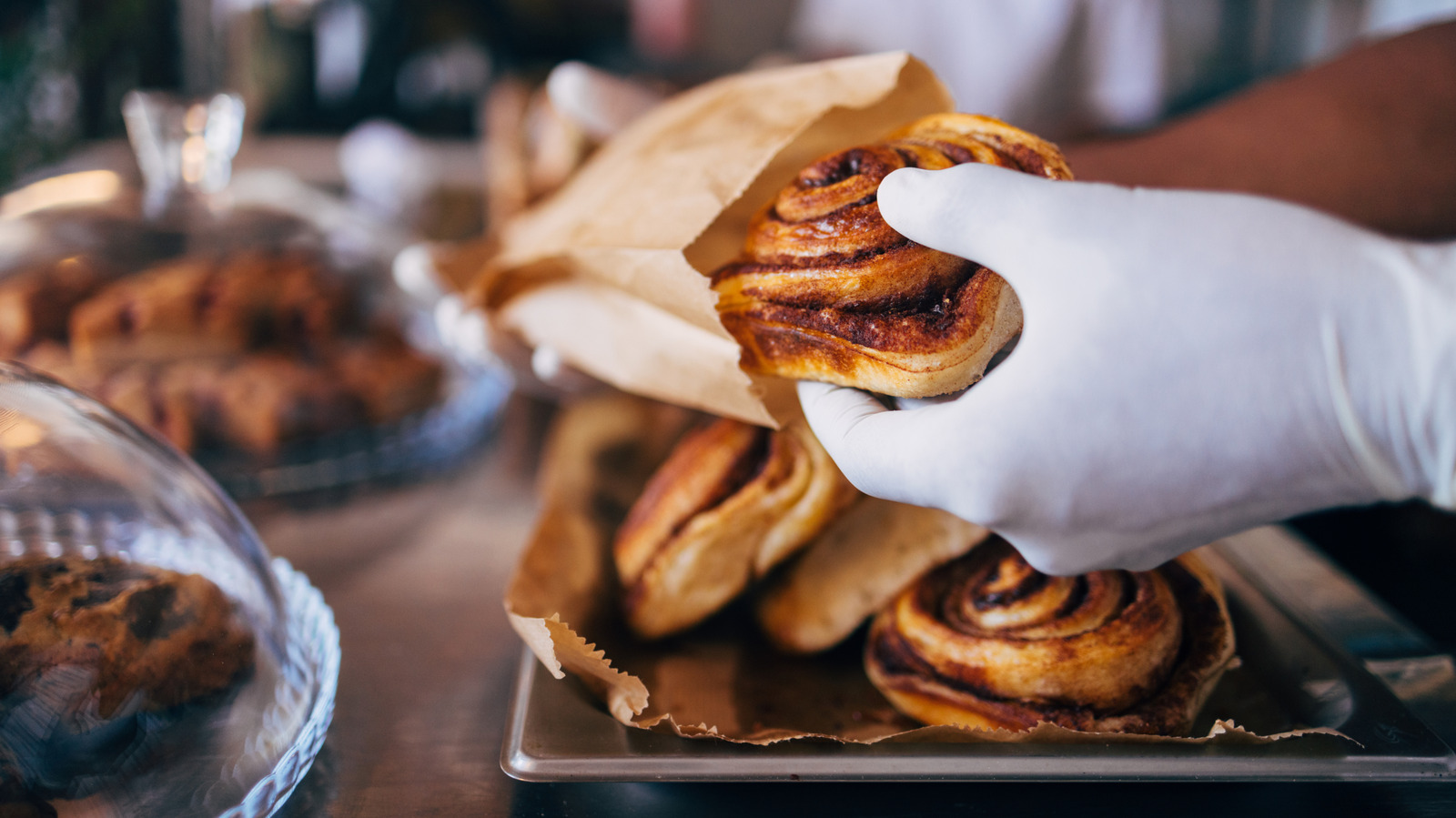 Do You Remember The '80s Cinnamon Roll Chain Acquired By Arby's In The '90s?

