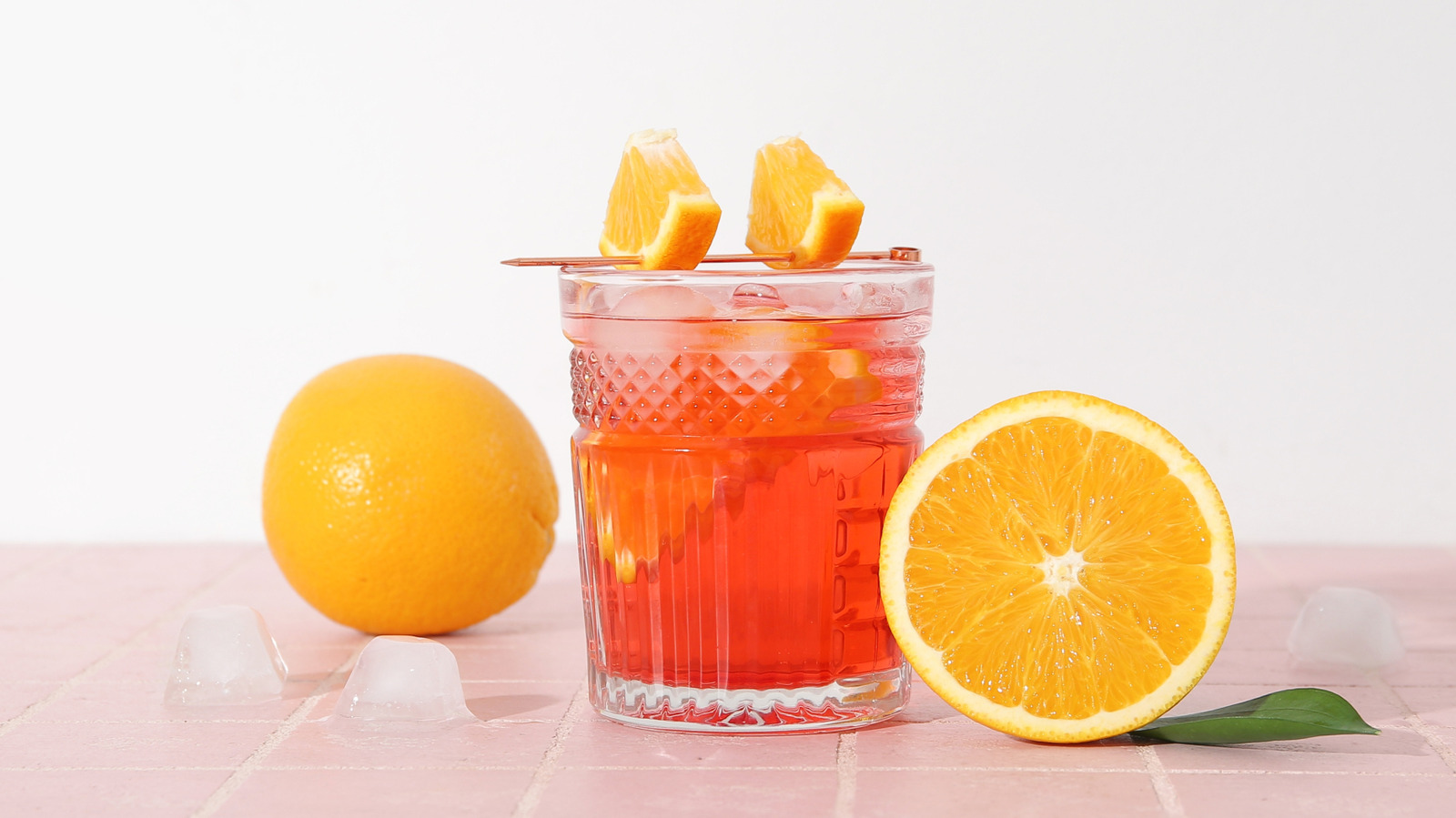 The 3-Ingredient Cocktail That Tastes Like Summer In A Glass


