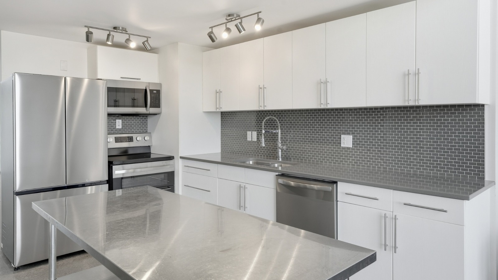 4 Cleaning Tips And Tricks For Stainless Steel That Shines

