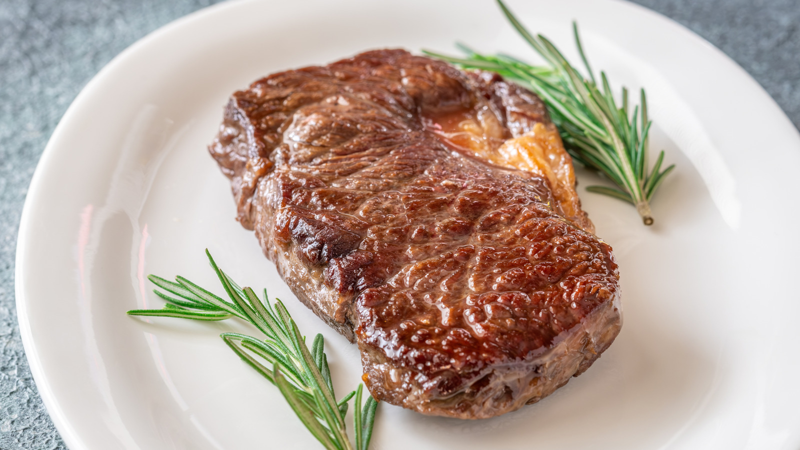 Reach For This Kitchen Tool To Achieve That Crispy Steak Sear You Crave

