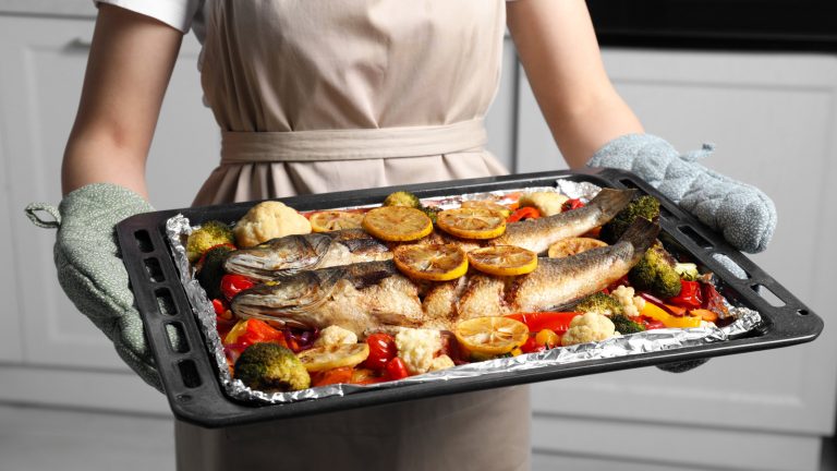 5 Effective Ways To Remove Fishy Smells From Your Kitchen

