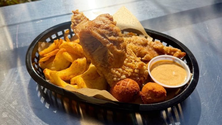 The Southern Fish-Fry Spot Determined To Keep Old-School North Carolina Traditions Alive

