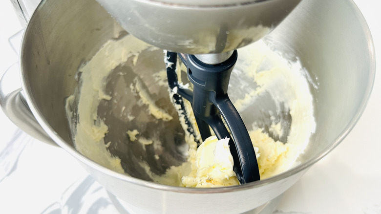 Frosting mixing in stand mixer
