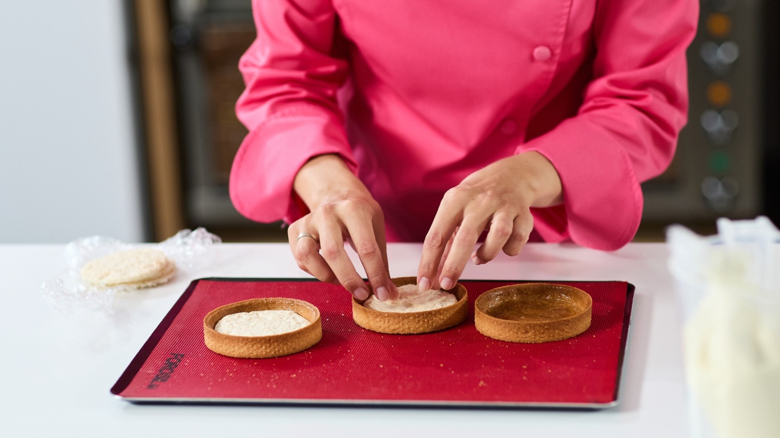 Don't Impulse Buy A Silicone Baking Sheet Until You Have This Info On Hand

