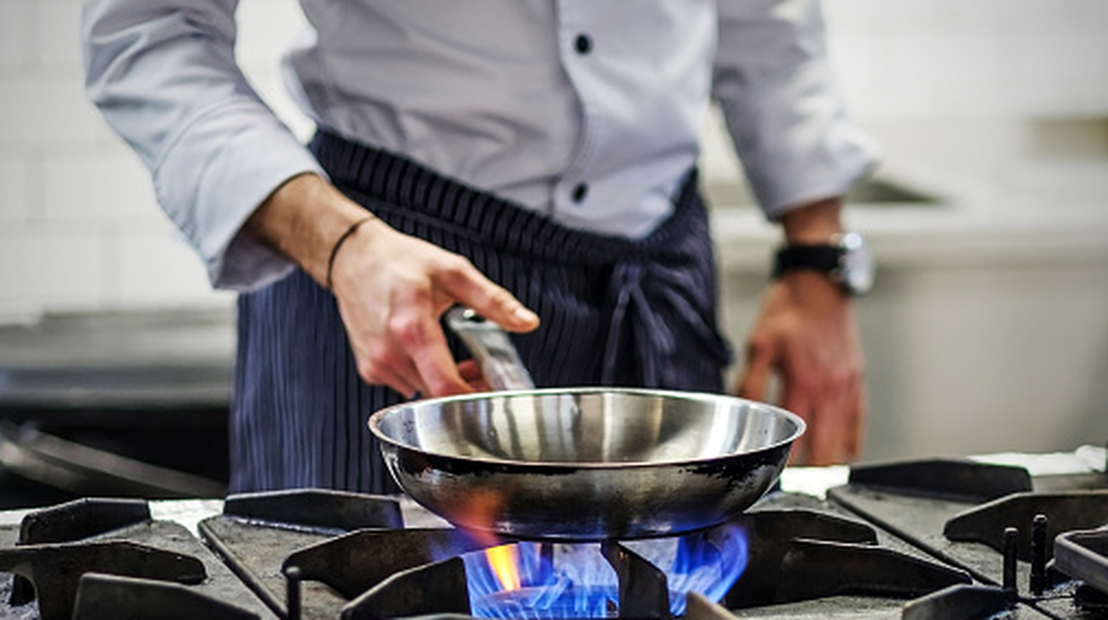 Cook With Stainless Steel Like A Pro Using This Easy Testing Tip