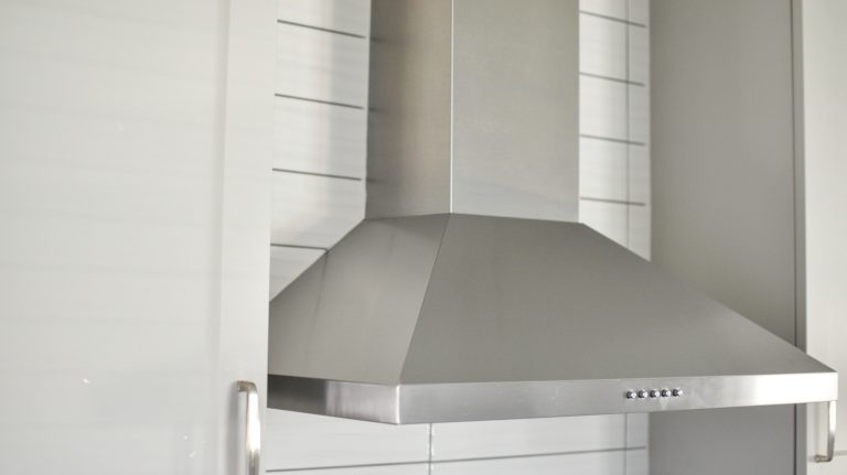 Here's What Your Range Hood Actually Does While You Cook

