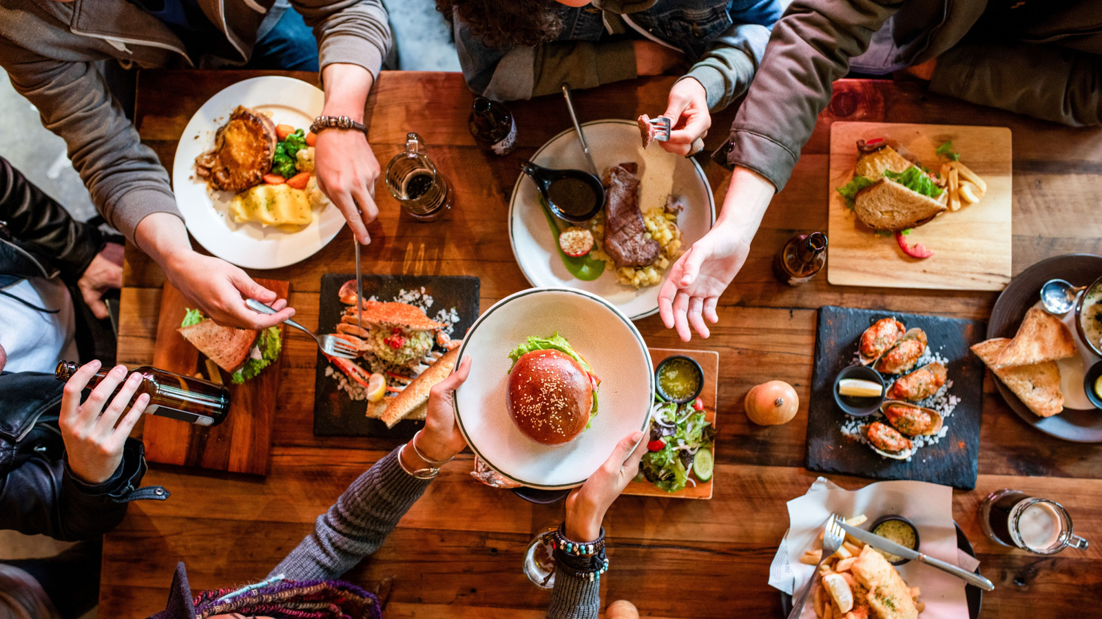 The 13 Best Money-Saving Chain Restaurant Deals To Try In 2026 So Far

