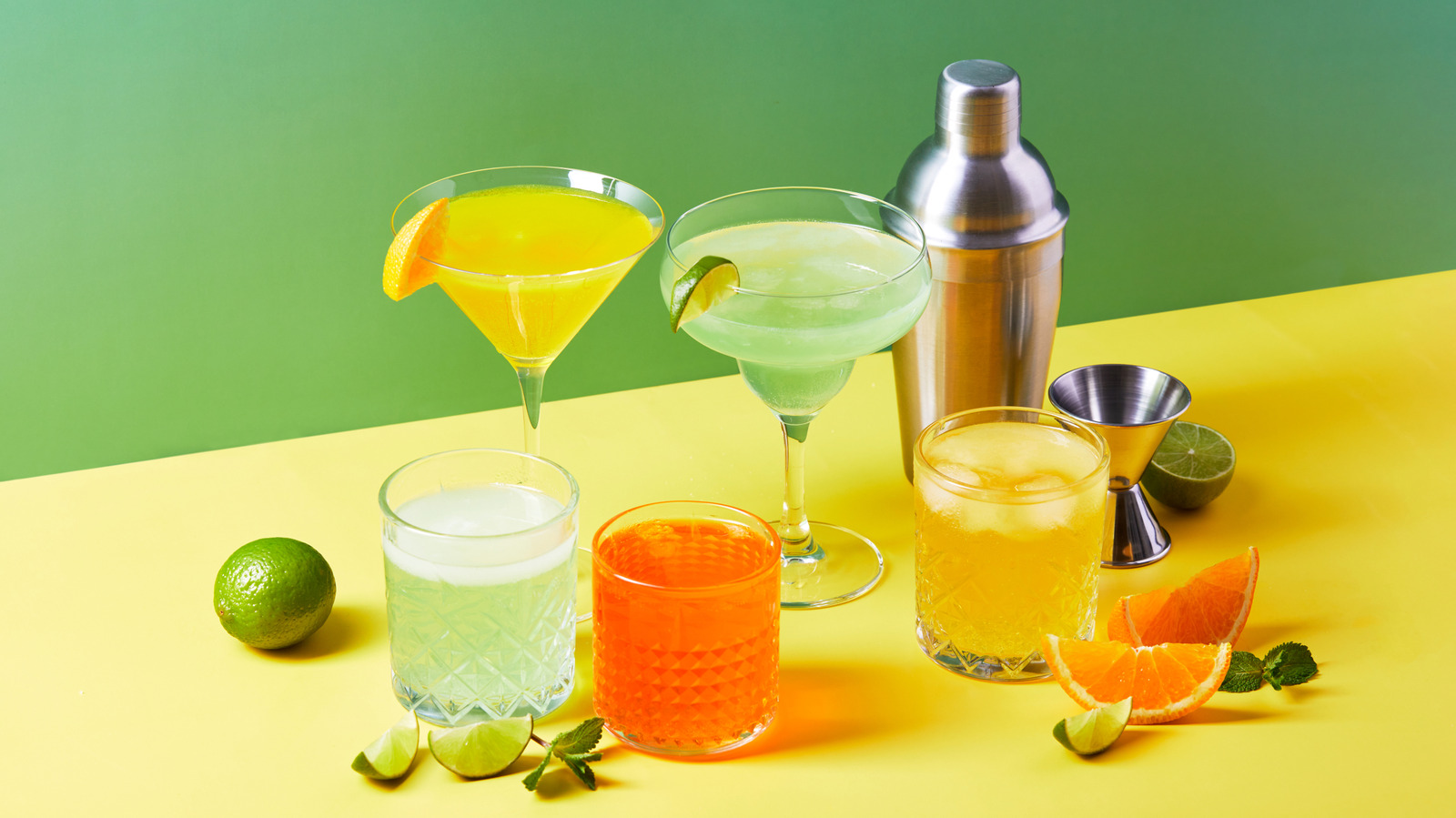 2-Ingredient Cocktails That Will Up Your Home Bartender Game

