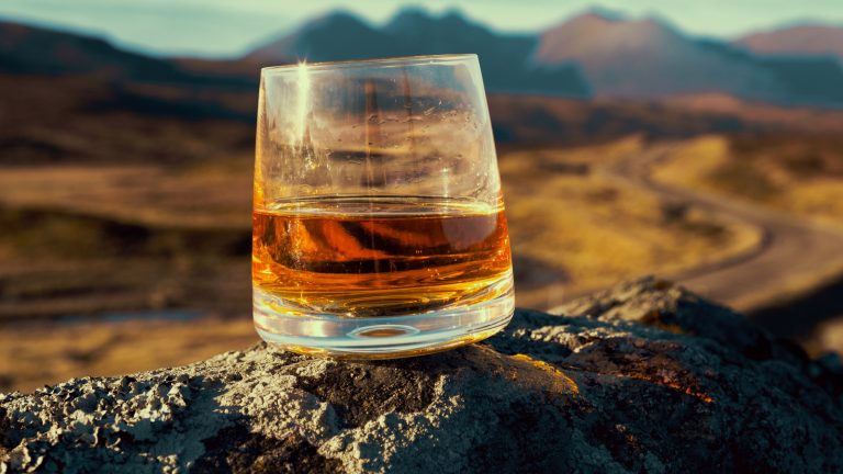 Scotch Vs Irish Whiskey: The Flavor Difference Explained

