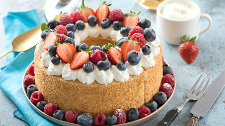 9 Old-School Cakes That Dominated The 1960s

