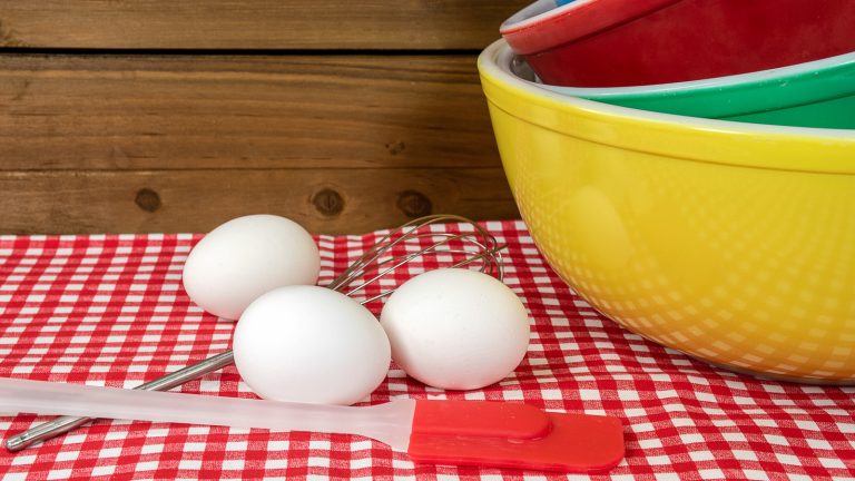 6 Rare Vintage Pyrex Patterns You Should Always Look For At Thrift Stores

