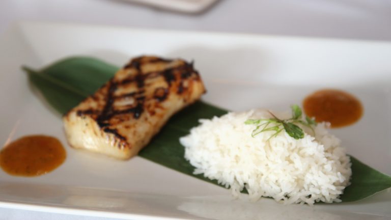 The Outback Steakhouse Sister Restaurant Seafood Lovers Can't Skip

