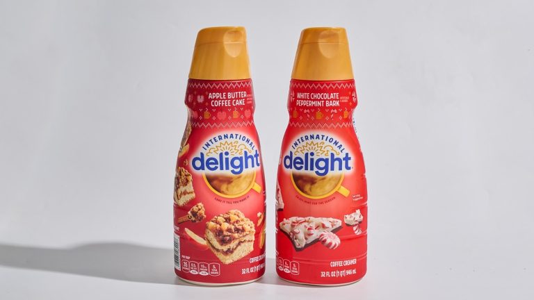 I Tried International Delight's New Apple Butter Coffee Cake And White Chocolate Peppermint Bark Creamers...unfortunately

