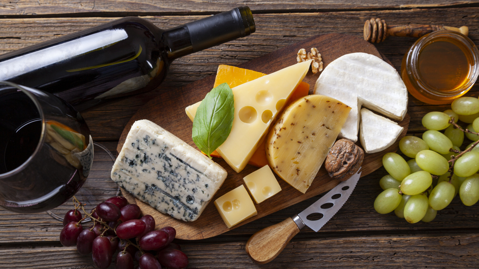 Avoid Red Wine Paired With This Pungent Cheese — You'll Be Left With A Rancid Taste

