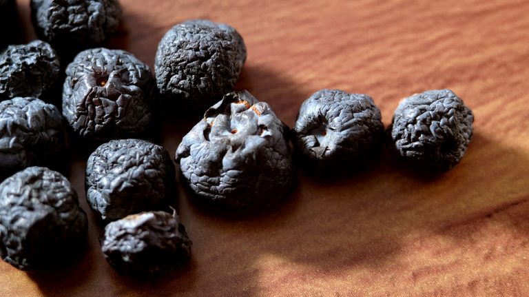 Are Wrinkled Blueberries Safe To Eat? Here's What To Look Out For

