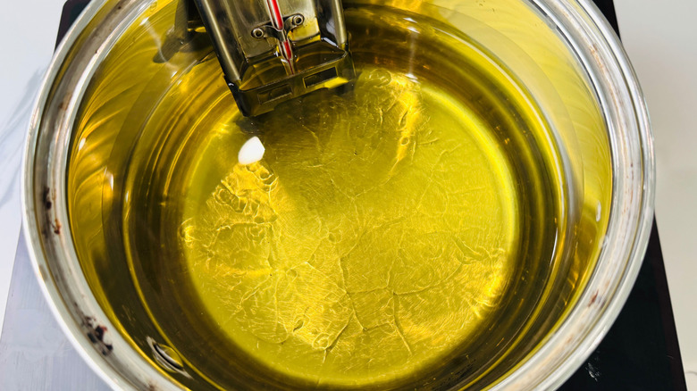 Oil in pot
