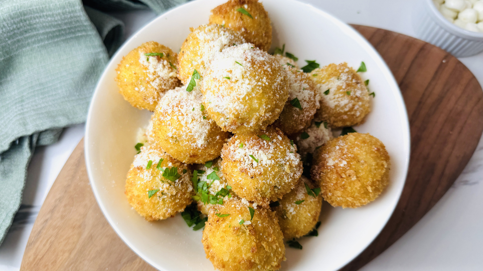 Cheesy Mashed Potato Balls Recipe

