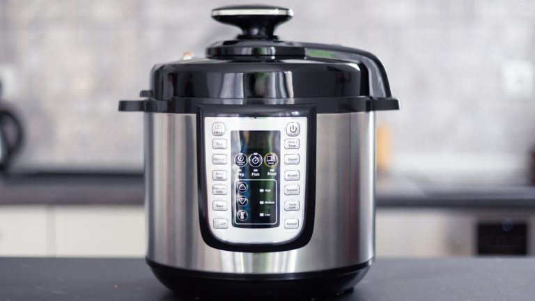 Here's What An Instant Pot Can Do That A Crock-Pot Can't

