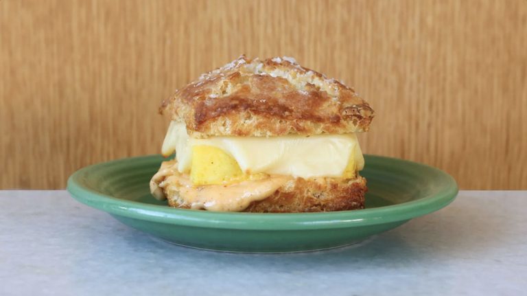 Maine Tourists Can't Skip This Famous Breakfast Sandwich That's Known To Sell Out By 10:30

