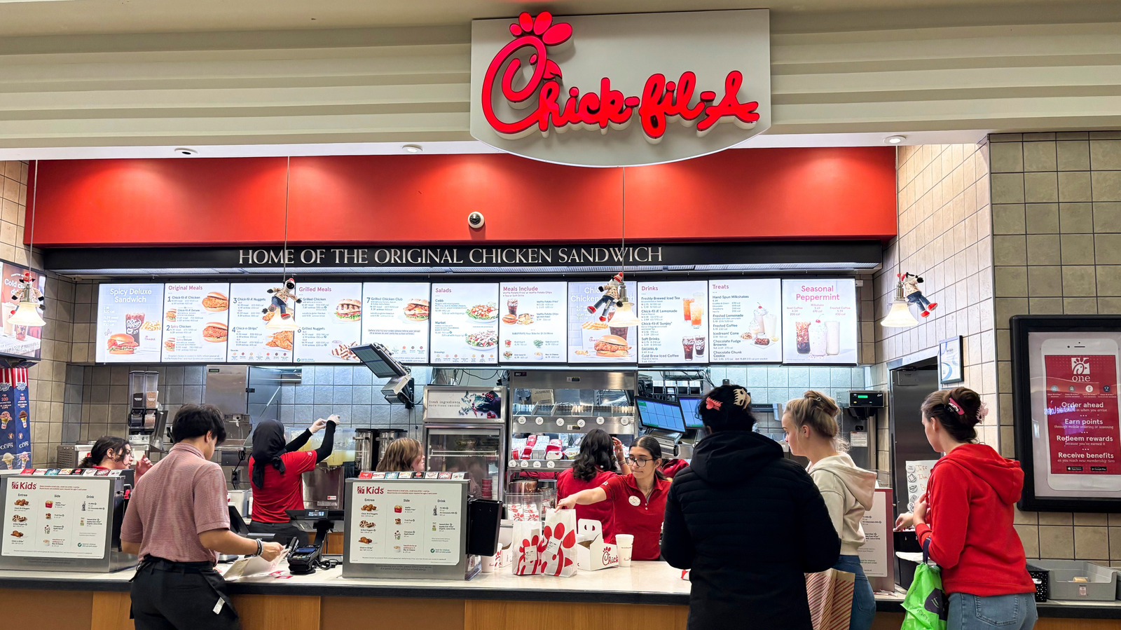 9 Common Customer Complaints At Chick-Fil-A

