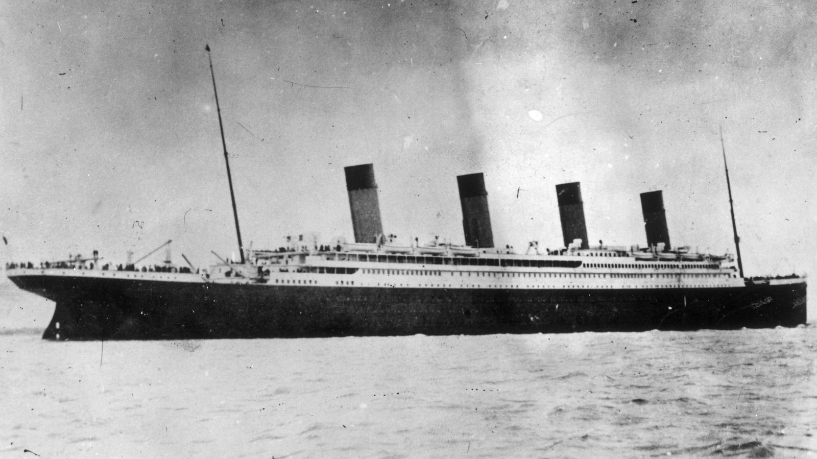 First-Class Passengers On The Titanic Ate Roasted Meats Paired With This Sweet Sauce

