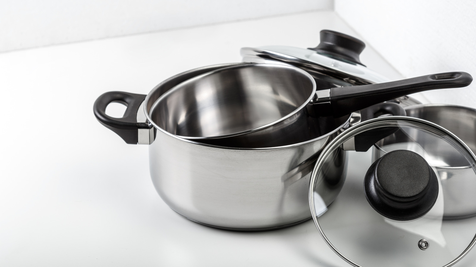 Make Stainless Steel Pans Shine Like New In 30 Minutes With One Italian Pantry Staple

