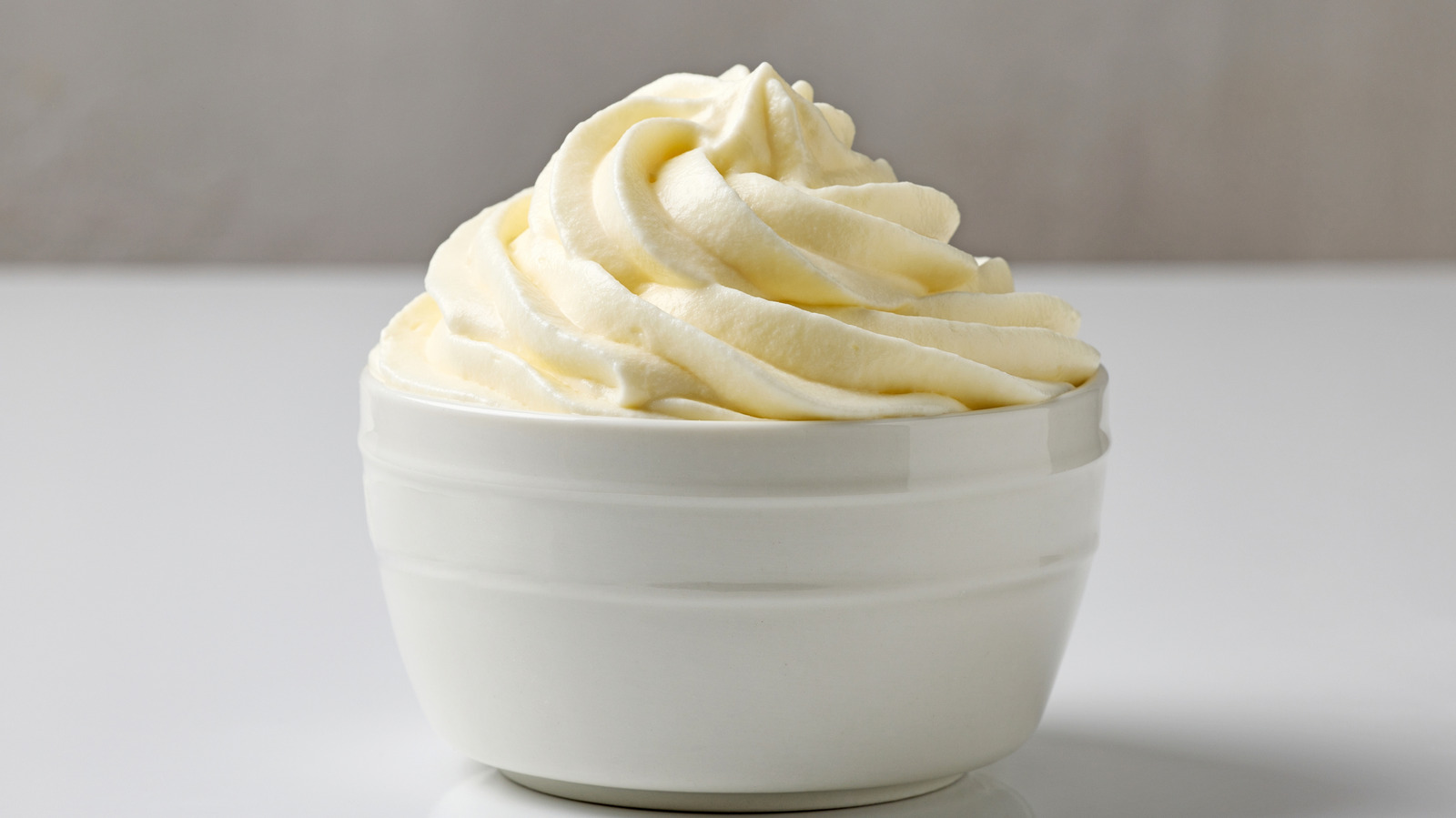 Make A One-Minute Dessert With The Leftover Whipped Cream In Your Fridge

