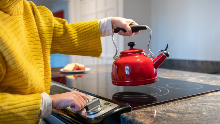 8 Benefits Of An Electric Stove You Won't Get With Gas

