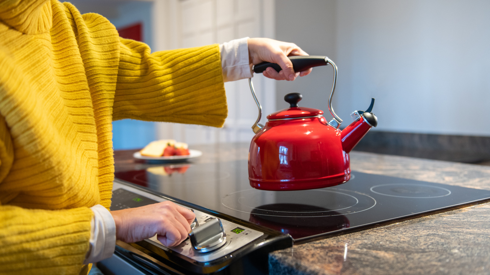 8 Benefits Of An Electric Stove You Won't Get With Gas

