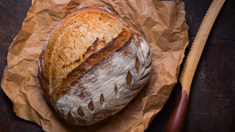 For Sourdough Packed With 10x More Flavor, Swap Water For This Fizzy Drink

