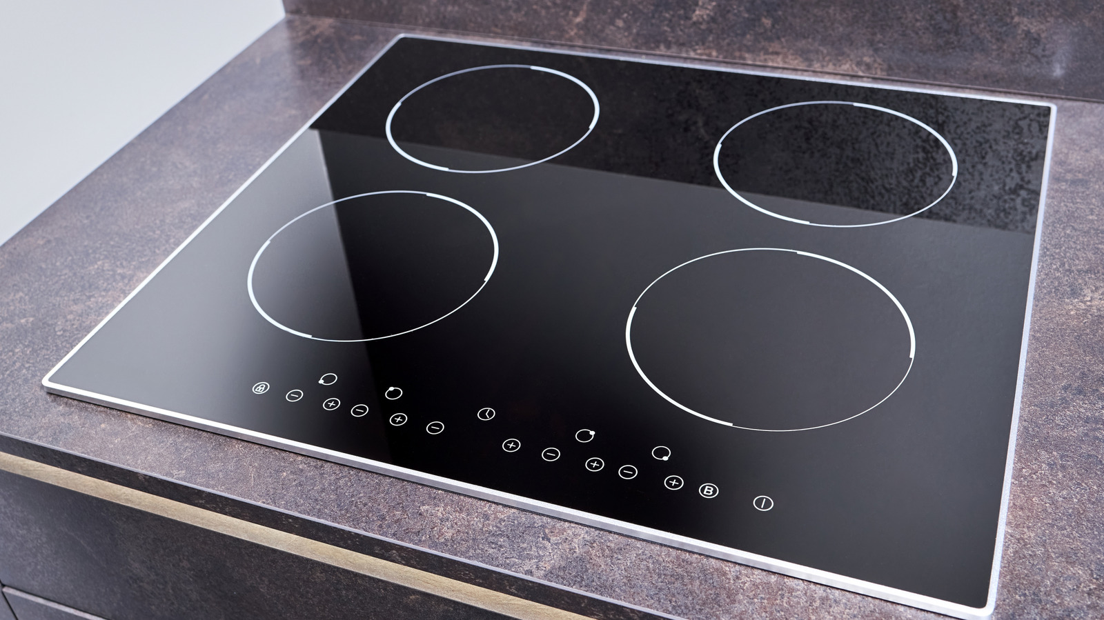 4 Downsides Of Using An Induction Stovetop

