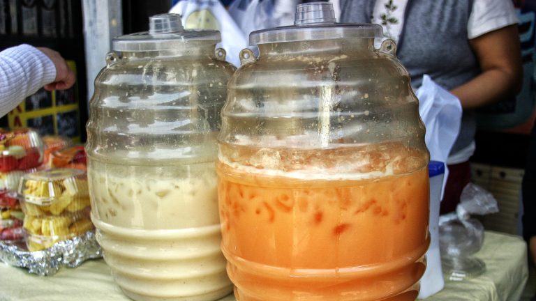 Combine Rice With 3 Pantry Staples To Create A Delicious Mexican Drink

