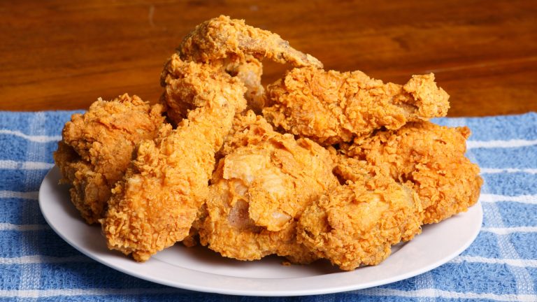 Stop Eating Fried Chicken Plain — Dunk It In This Sauce For 10x The Flavor

