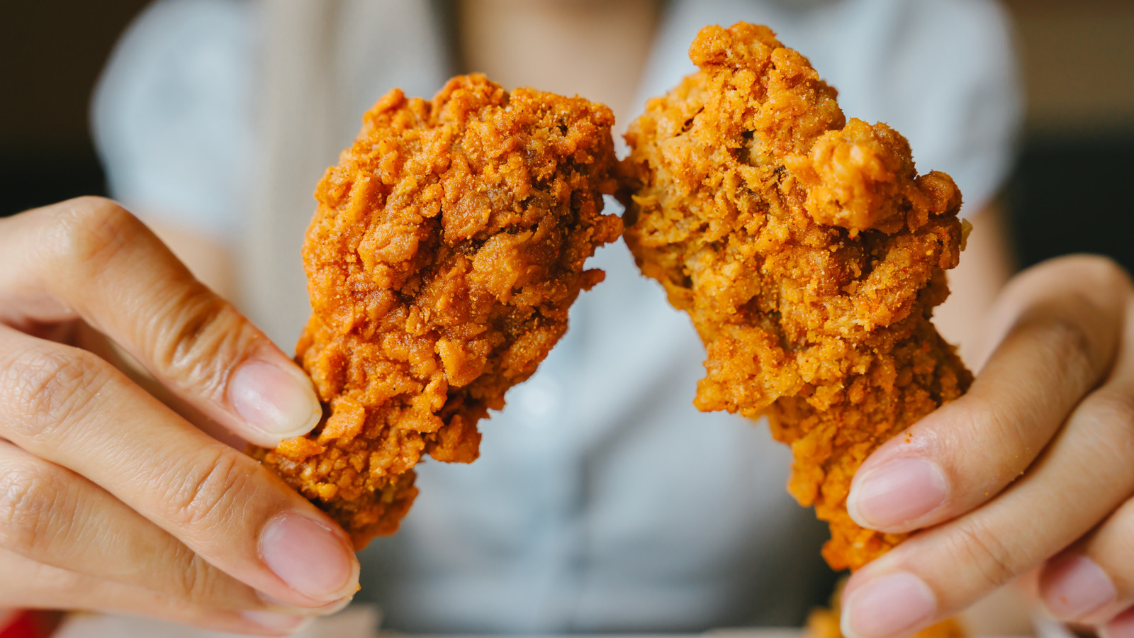 Diners Flock To Florida's Best Fried Chicken Joint For Crispy, Crunchy Soul Food

