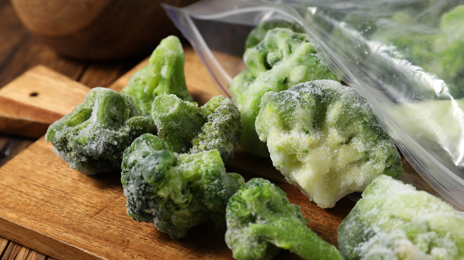 Turn Frozen Broccoli Into A Crave-Worthy Side Dish With 2 Extra Ingredients And An Air Fryer


