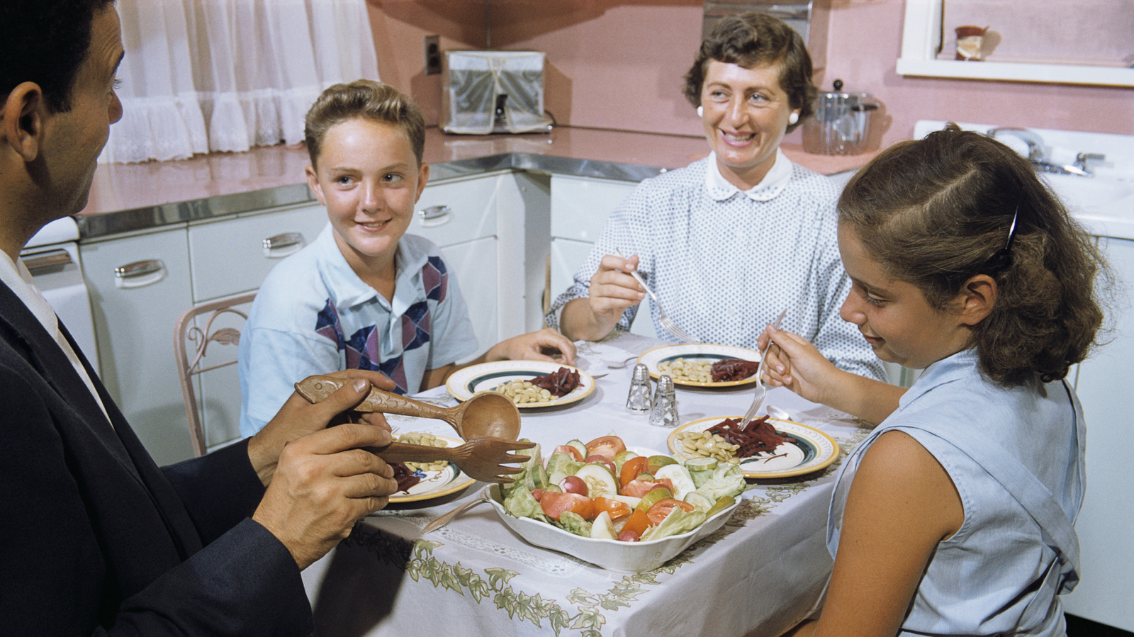 The Nearly Forgotten '40s Salad Dressing No One Keeps In The Fridge Anymore

