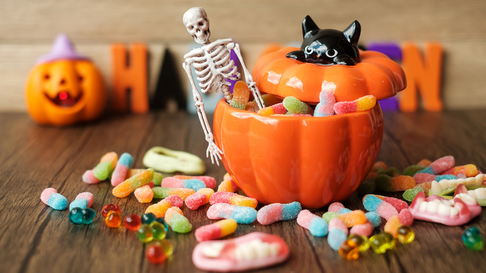 Boomers Loved These 16 Halloween Candies (Which You Can Still Buy Today)

