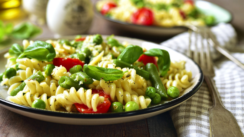 A plate of Pasta Primavera