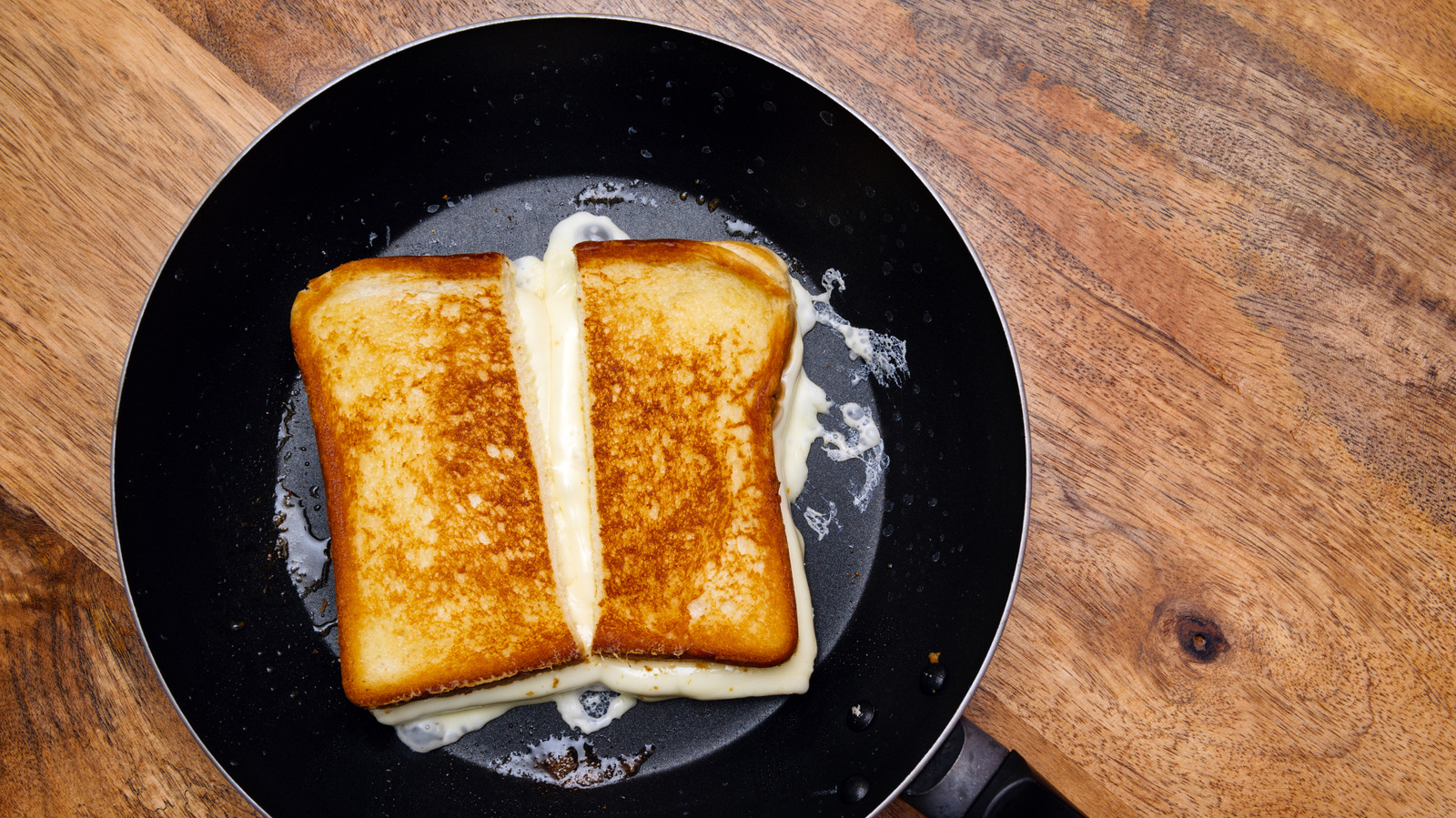 Take Grilled Cheese To The Next Level By Combining It With This New Orleans Classic

